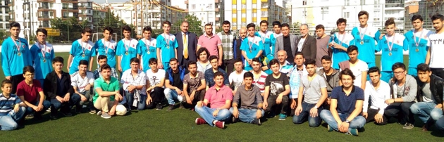 Ülkü Ocakları’nda turnuvanın galibi; Kemal Hasoğlu Lisesi