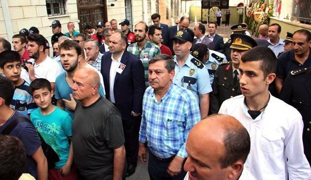 Demokrasi şehidi Bağcılar'da son yolculuğuna uğurlandı