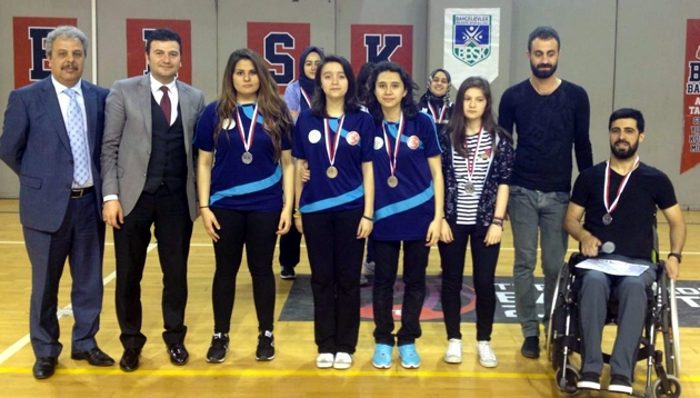 Bahçelievler’de masa tenisi okul müsabakaları sona erdi