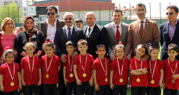 Bahçelievlerli minikler parkurda kıyasıya yarıştı
