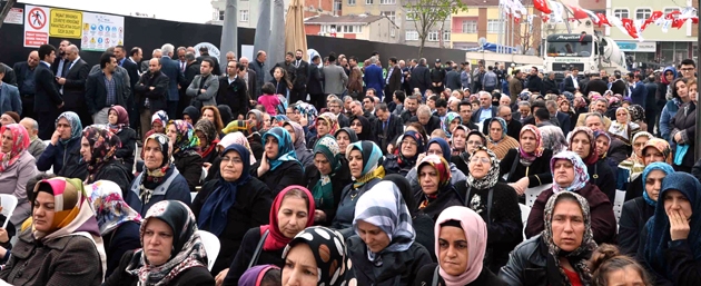 Sare Davutoğlu Bağcılar’da temel atma törenine katıldı