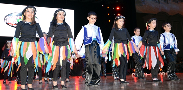 ERA Kolejleri, muhteşem yılsonu etkiliğiyle yüzlerce mezun verdi