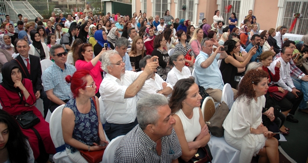 Eresin Liseleri bu sene de onlarca öğrenciyi üniversiteye uğurladı