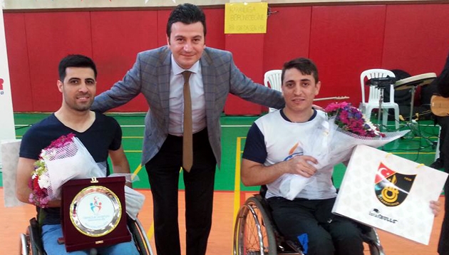 Bahçelievler protokolü tekerlekli sandalyeye oturdu