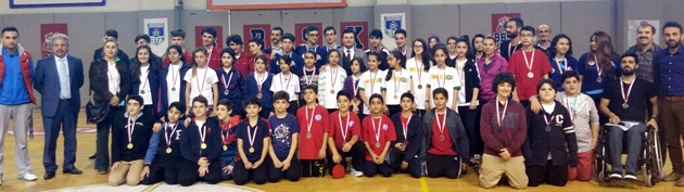 Bahçelievler’de masa tenisi okul müsabakaları sona erdi
