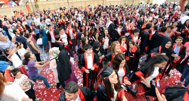Şehit Erhan Bulut Ortaokulu’nda muhteşem mezuniyet töreni…