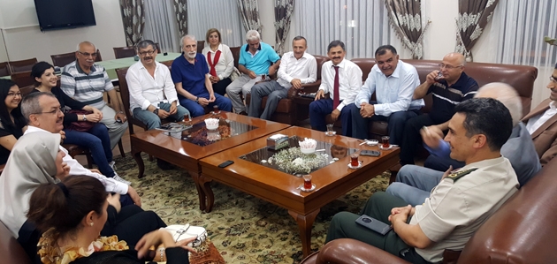 Protokol ve Kızılay gönüllüleri iftarda buluştu