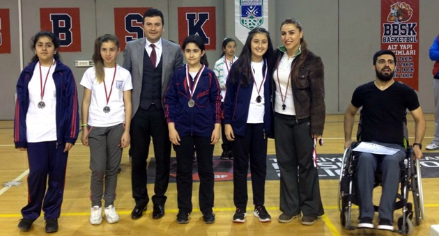 Bahçelievler’de masa tenisi okul müsabakaları sona erdi