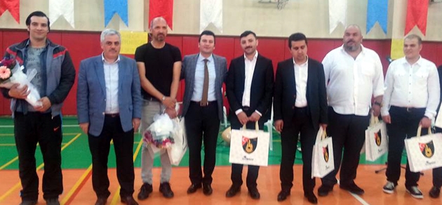 Bahçelievler protokolü tekerlekli sandalyeye oturdu