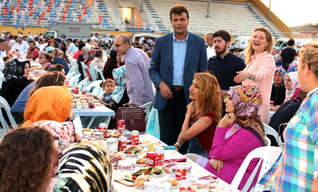 AK Parti Bağcılar’da 4 bin kişilik büyük teşkilat iftarı…
