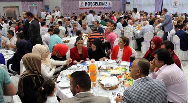 AK Parti Bahçelievler STK’larla iftar yemeğinde buluştu