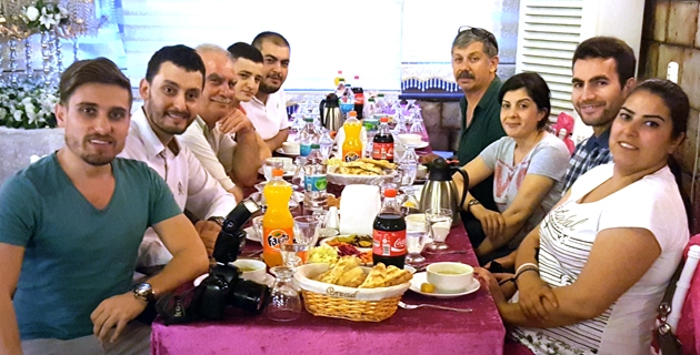 Hakan Bahadır dostlarıyla iftar yaptı