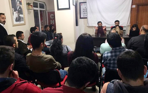 CHP'li gençler başkanlık sistemini tartıştı