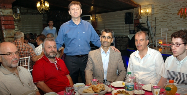 Hakan Bahadır dostlarıyla iftar yaptı