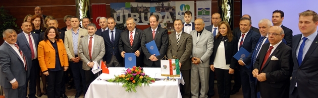 Macaristan’da kardeş şehir protokolü imzaladı