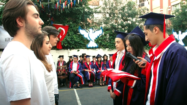 Elit Gençler Koleji’nde gururlandıran mezuniyet töreni…
