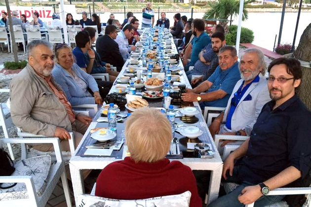 İYGAD’dan göl kenarında muhteşem iftar organizasyonu…