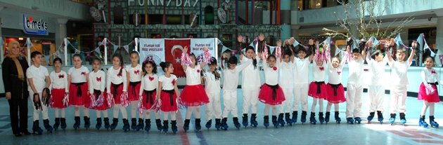 Hem tuvalde hem de buzda hünerlerini konuşturdular 