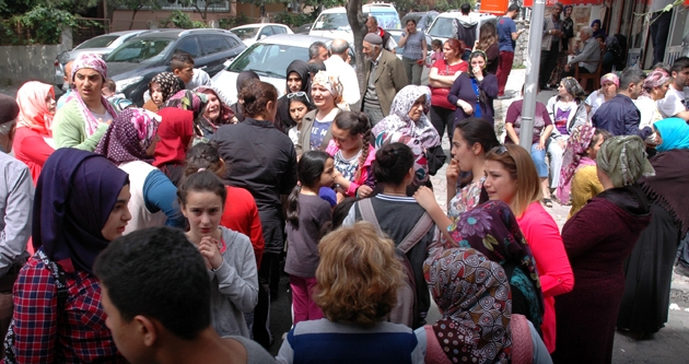 Bahçelievler’de temeli kayan bina çöktü