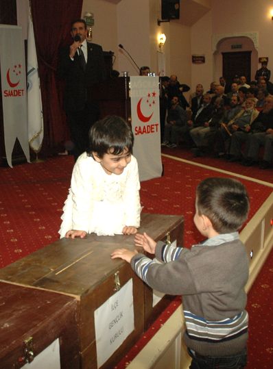 Bahçelievler’de “Bilgi ve Kültür Yarışması” finali yapıldı