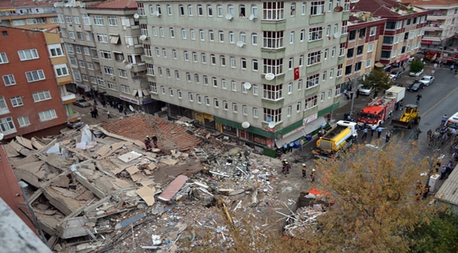Bağcılar’da 5 katlı bir bina çöktü, ekipler sevk edildi