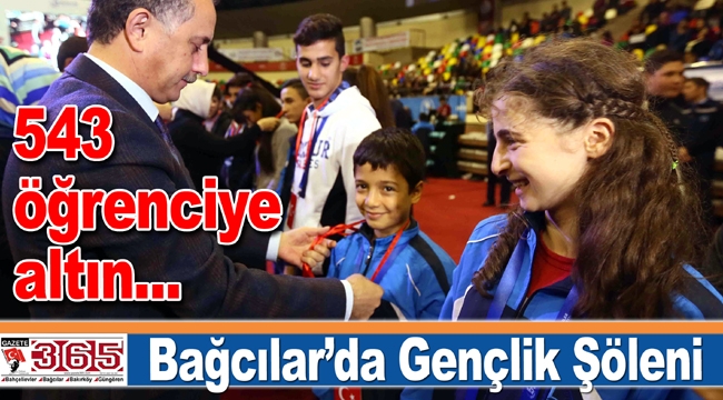 Bağcılar’da 543 öğrenci altınla ödüllendirildi