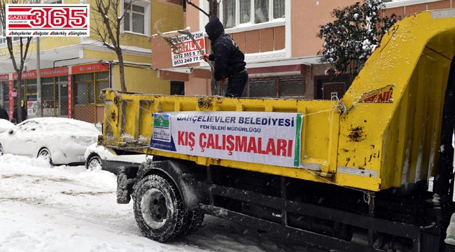 Bahçelievler Belediyesi karla mücadele çalışmalarını sürdürüyor
