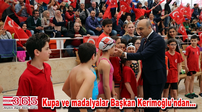 Bakırköy'deki mini olimpiyatın minikleri kupalarını aldı