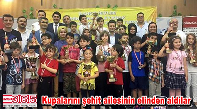 Şehit Mahir Ayabak Satranç Turnuvası yapılan ödül töreni ile sona erdi