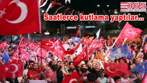 AK Parti ve MHP'li vatandaşlar sokaklarda seçim zaferini kutladı