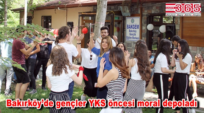 Üniversite adayı gençler sınav stresini müzikle attılar