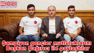 Avrupa Şampiyonu engelli futbolcular Başkan Çağırıcı'yı ziyaret etti