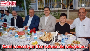 Mimar Sinan Camii Derneği iftar yemeği düzenledi