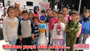 Bağcılarlı başarılı minik öğrenciler robotlarla unutulmaz bir gün geçirdi