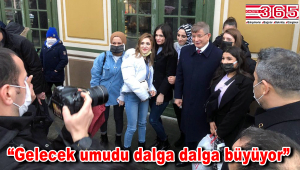 Ahmet Davutoğlu, Bakırköy'de esnaf ve vatandaşla buluştu