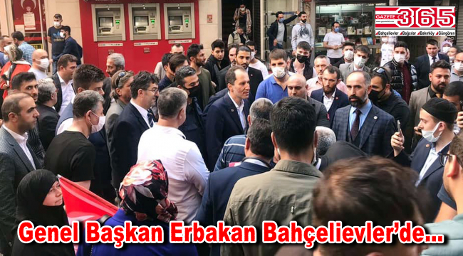 Yeniden Refah Partisi Genel Başkanı Fatih Erbakan Bahçelievler'de esnafla kucaklaştı