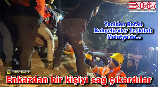 Başkan Türk ve ekibi enkazdan bir kişiyi sağ çıkardı
