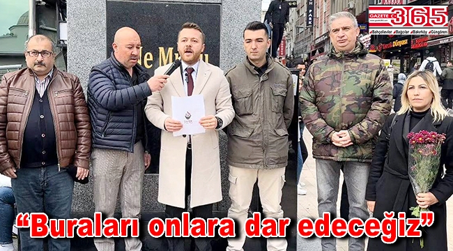 Zafer Partisi Bahçelievler Teşkilatı şehitlerimiz için Atatürk anıtına karanfil bıraktı!