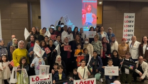 Lösemili çocuklara Örümcek Adam morali