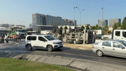 Bahçelievler’de beton mikseri devrildi!