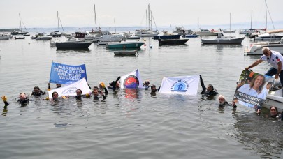 Dalgıçlar Tuzla'dan haykırdı: Marmara temiz kalsın!