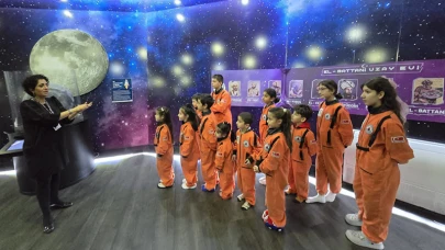 Kağıthaneli çocuklar uzayın derinliklerine yolculuk ediyor