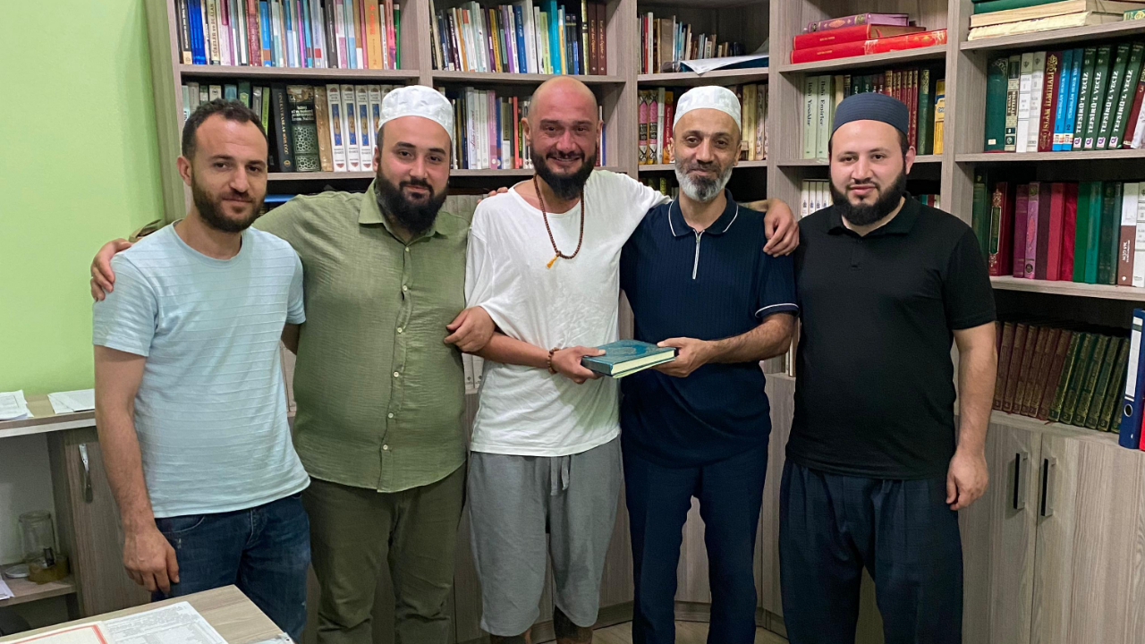 Andrei, Müslüman oldu, Adem ismini aldı