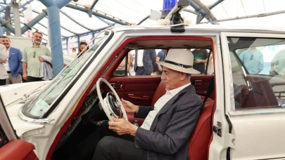 Küçükçekmece'de Klasik Otomobiller geçidi