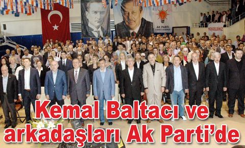 Rozetini Ak Parti İstanbul İl Başkanı Aziz Babuşcu taktı