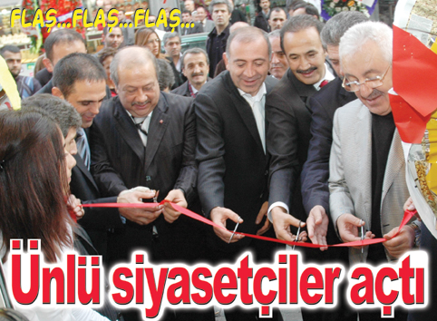 Giyim mağazası açılışına siyasetçi akını