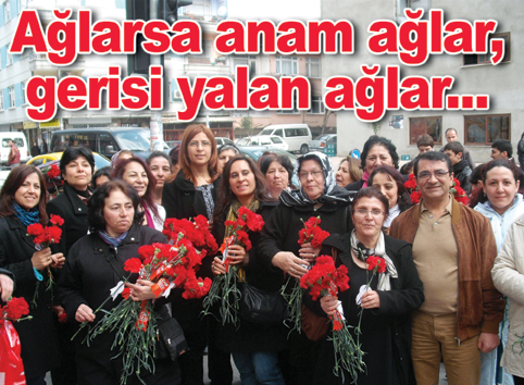 CHP'li kadınlardan karanfil