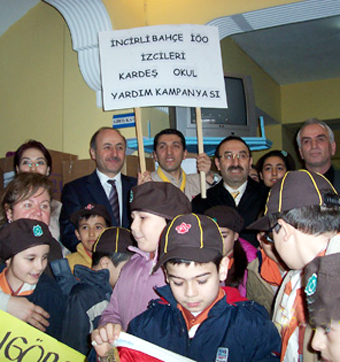 Güngörenli izcilerden 18 kardeş okula yardım