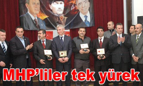 MHP’den eski ilçe başkanlarına teşekkür plaketi…