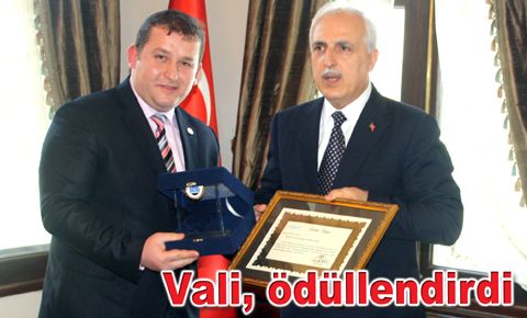 Vali Mutlu, Selami Aykut’u ödüllendirdi